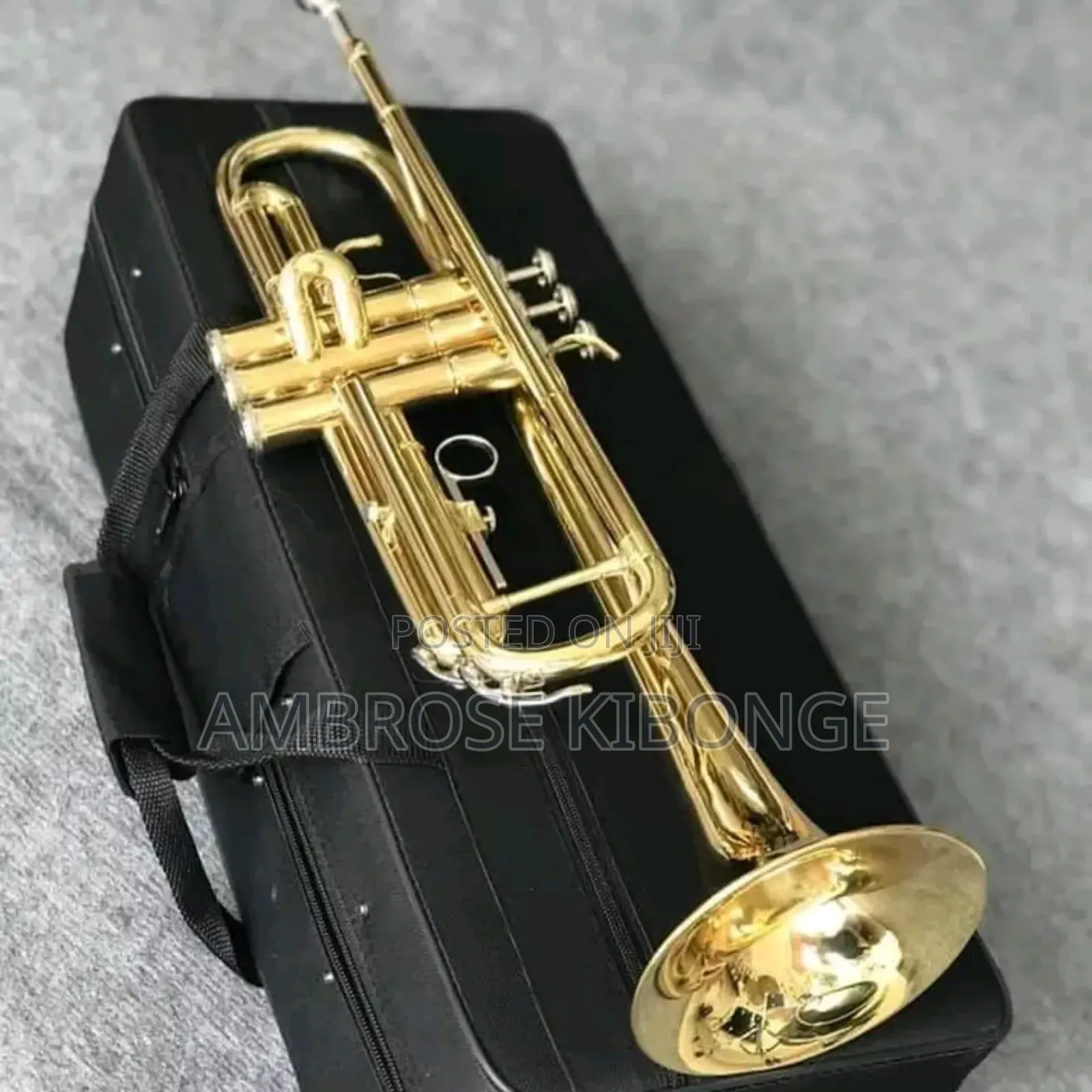 Original YAMAHA Professional Trumpet With FREE Accessories.