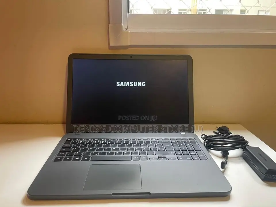 Samsung Notebook Flash (NP530) 6GB Intel Core I5 SSHD (Hybrid) 750GB