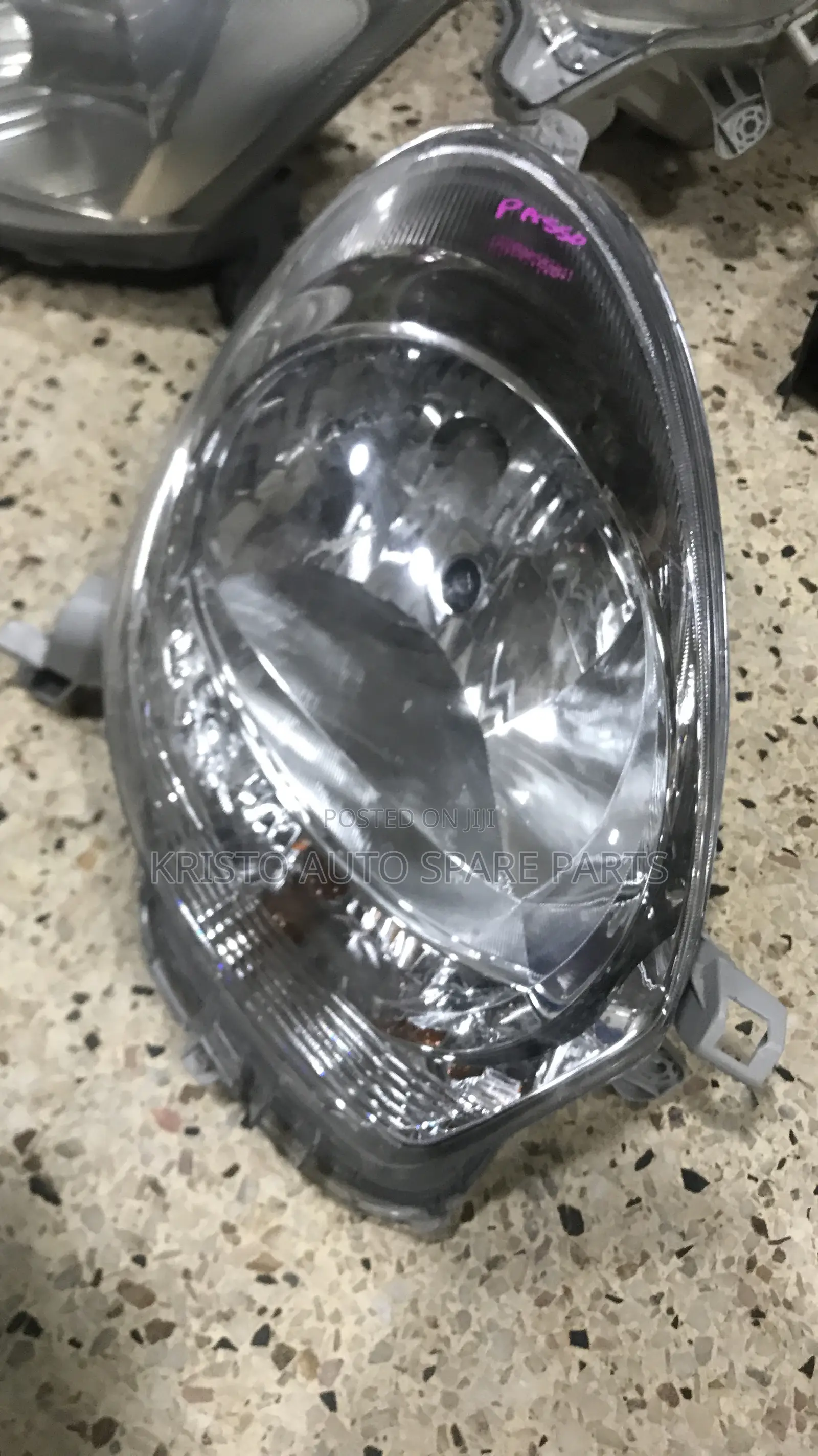 Headlamps Toyota Passo