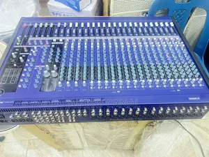 Yamaha MG24 Live Mixer