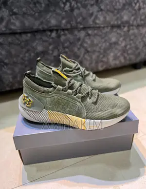 Photo - Classic Under Armour HOVR Phantom in Stock
