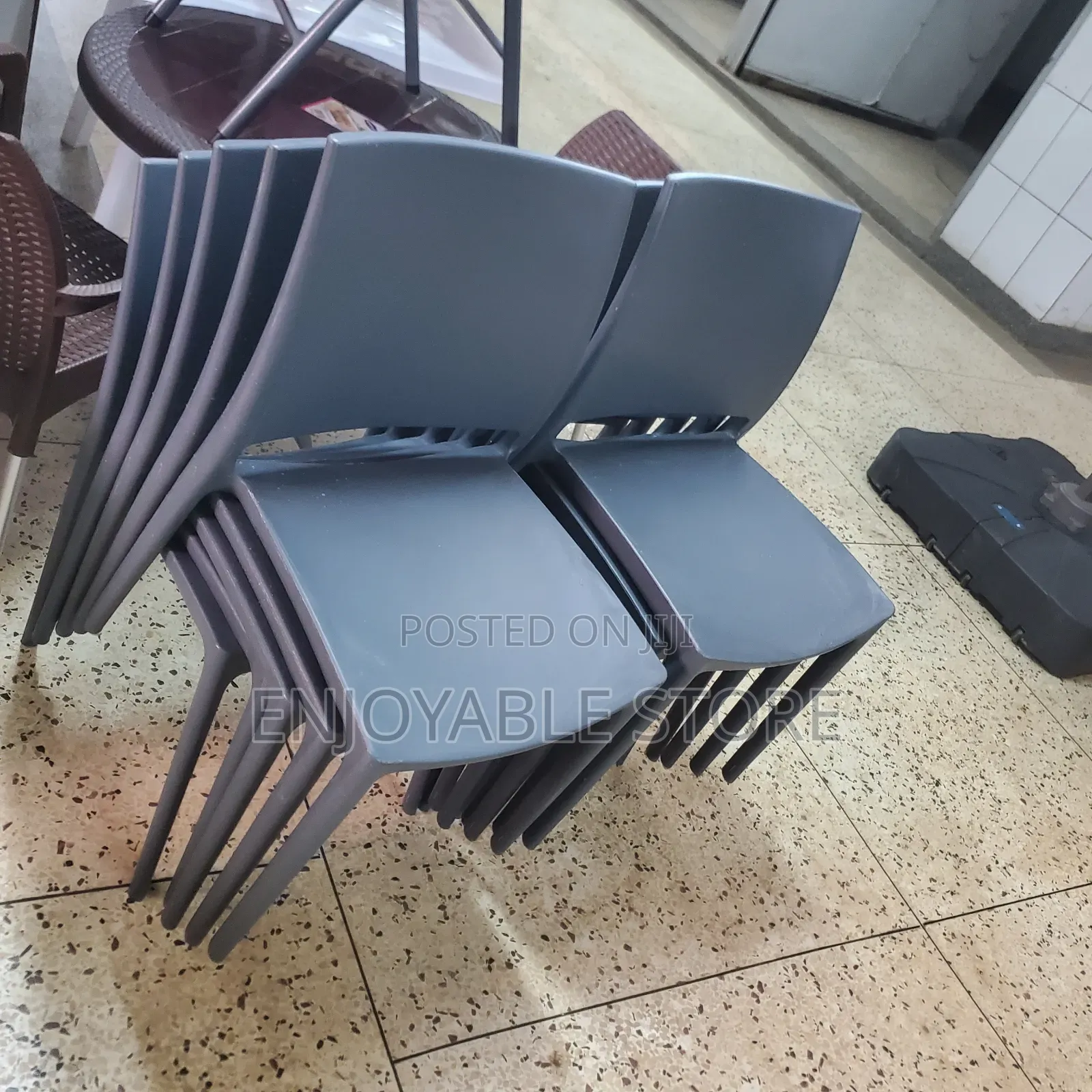 Gray Plastic Chairs/Portable Chairs
