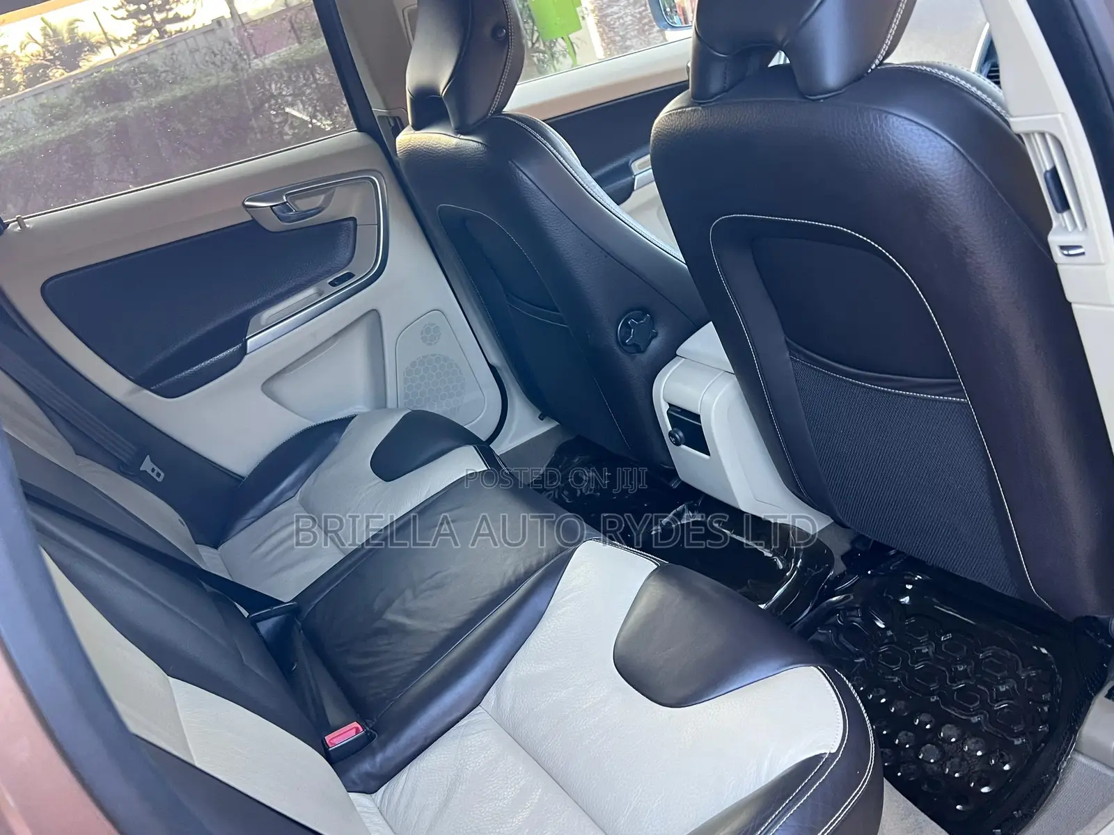 Volvo XC60 2011 Brown