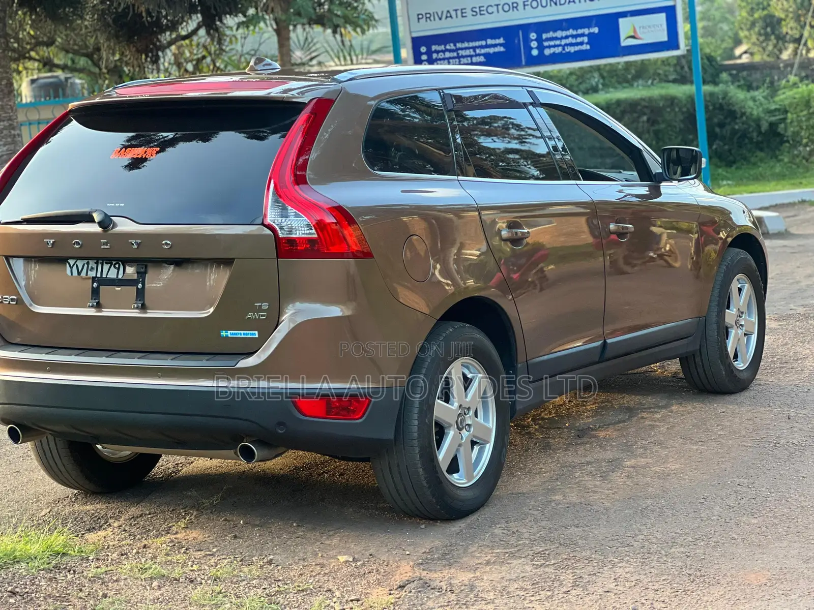Volvo XC60 2011 Brown