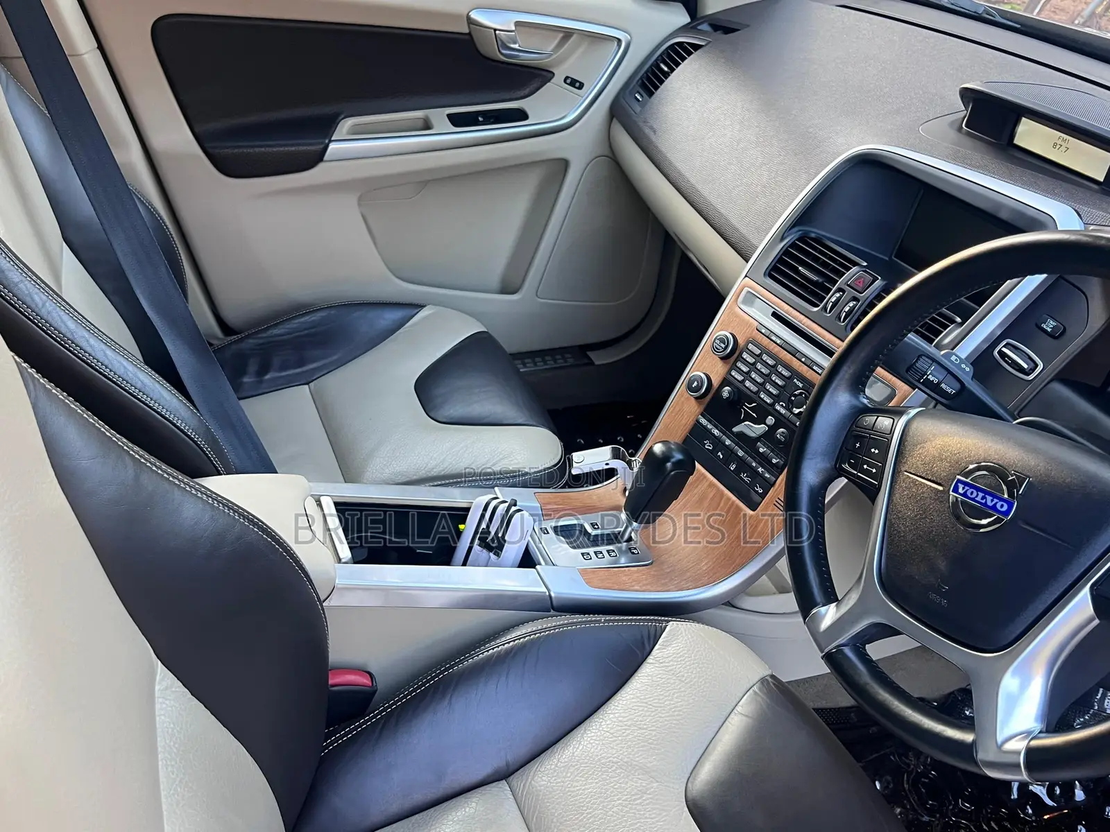 Volvo XC60 2011 Brown