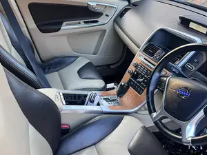Volvo XC60 2011 Brown