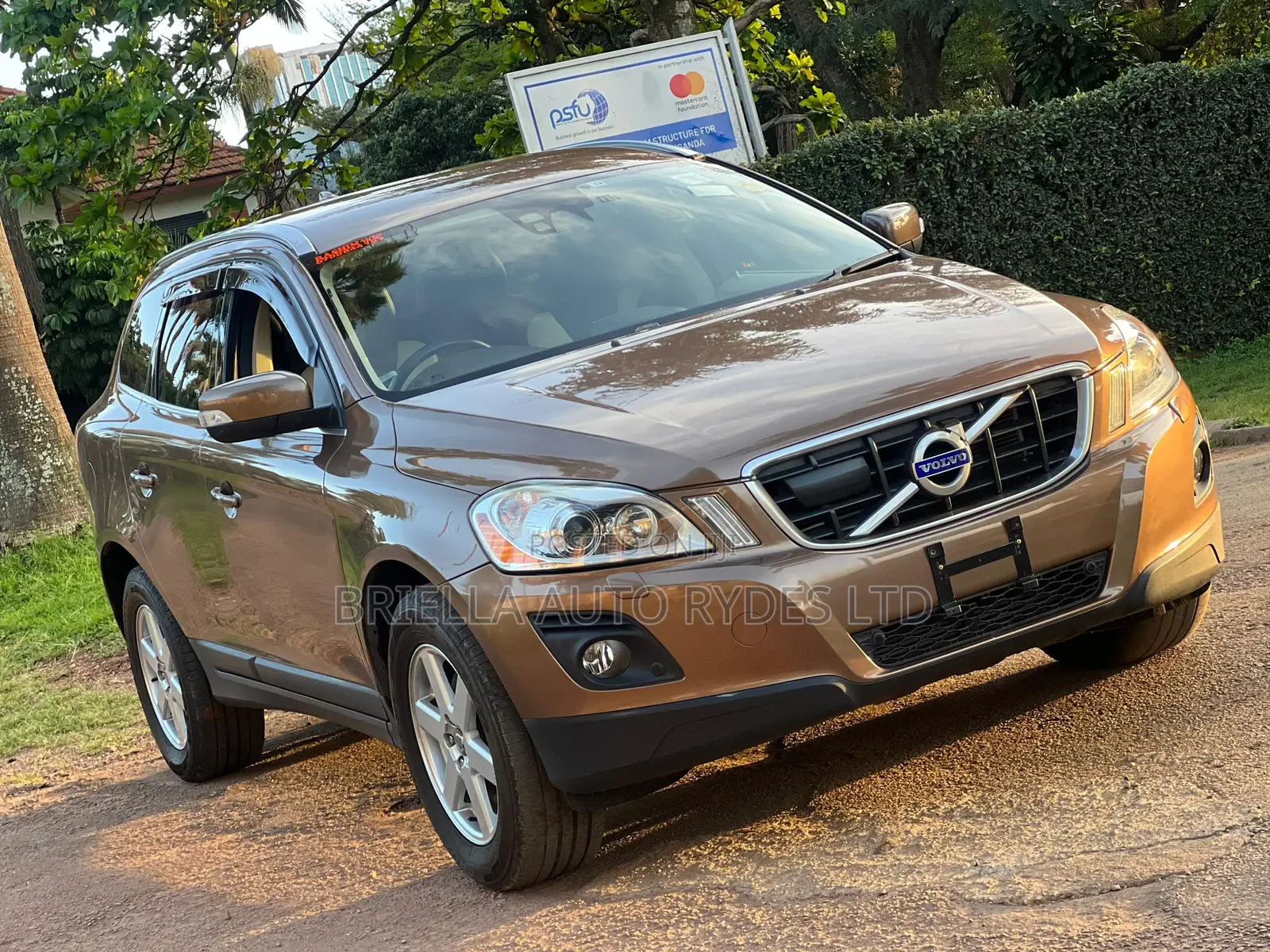 Volvo XC60 2011 Brown