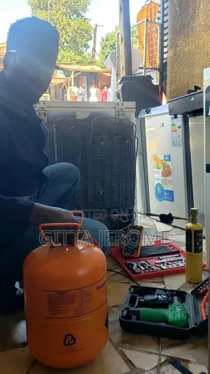 Certified Technician for Fridge Repair Service 30