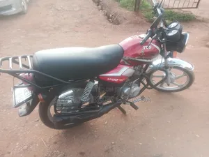 TVS HLX 125 2022 Red