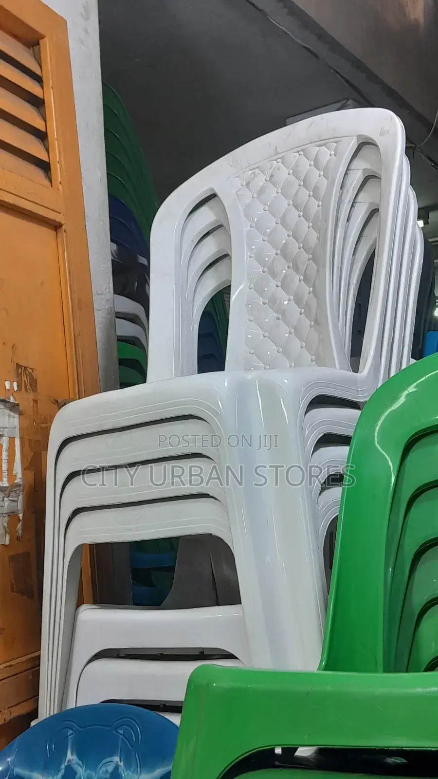 Liao Plastic White Chairs