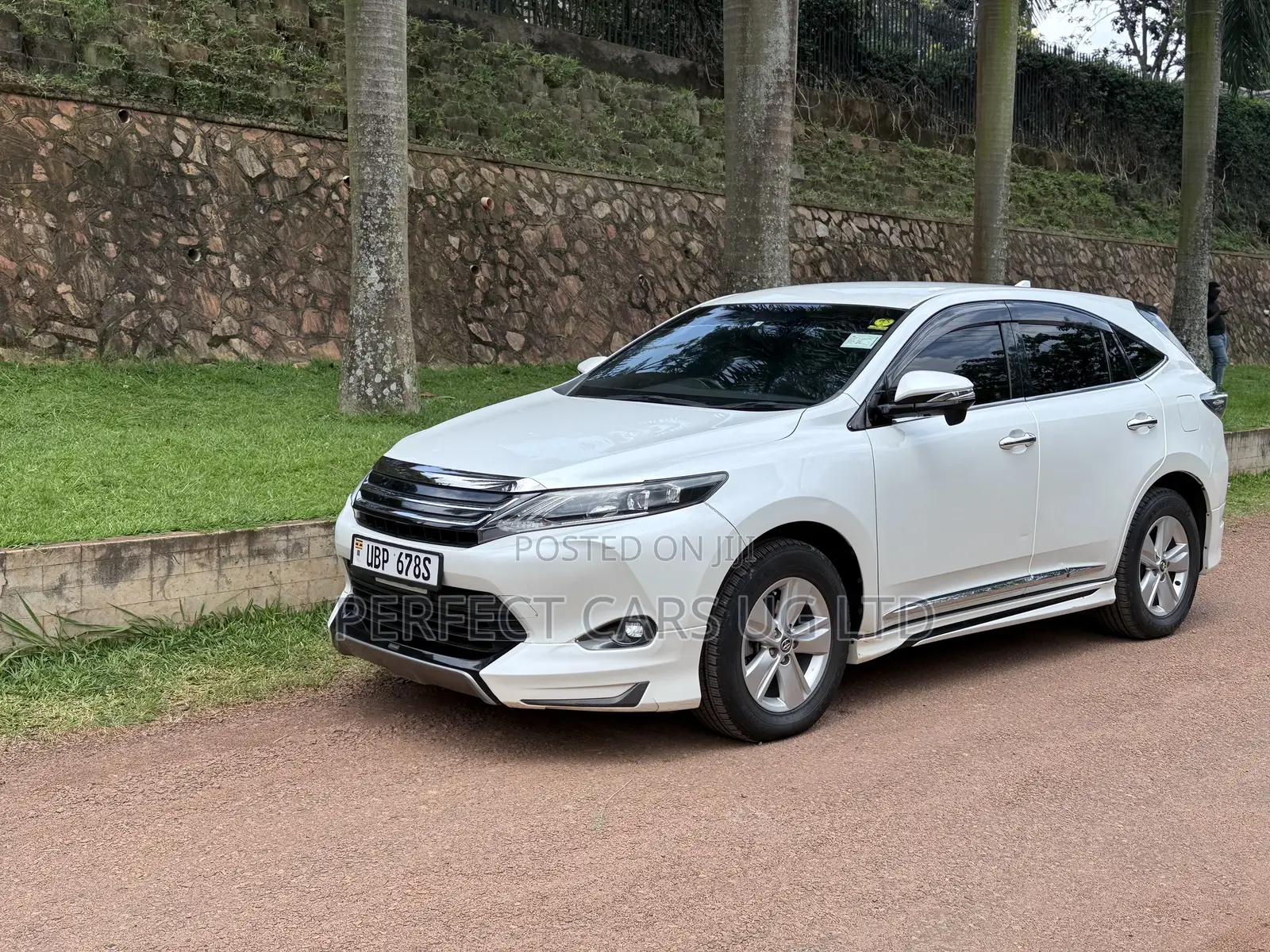 Toyota Harrier 2.0 2016 Pearl