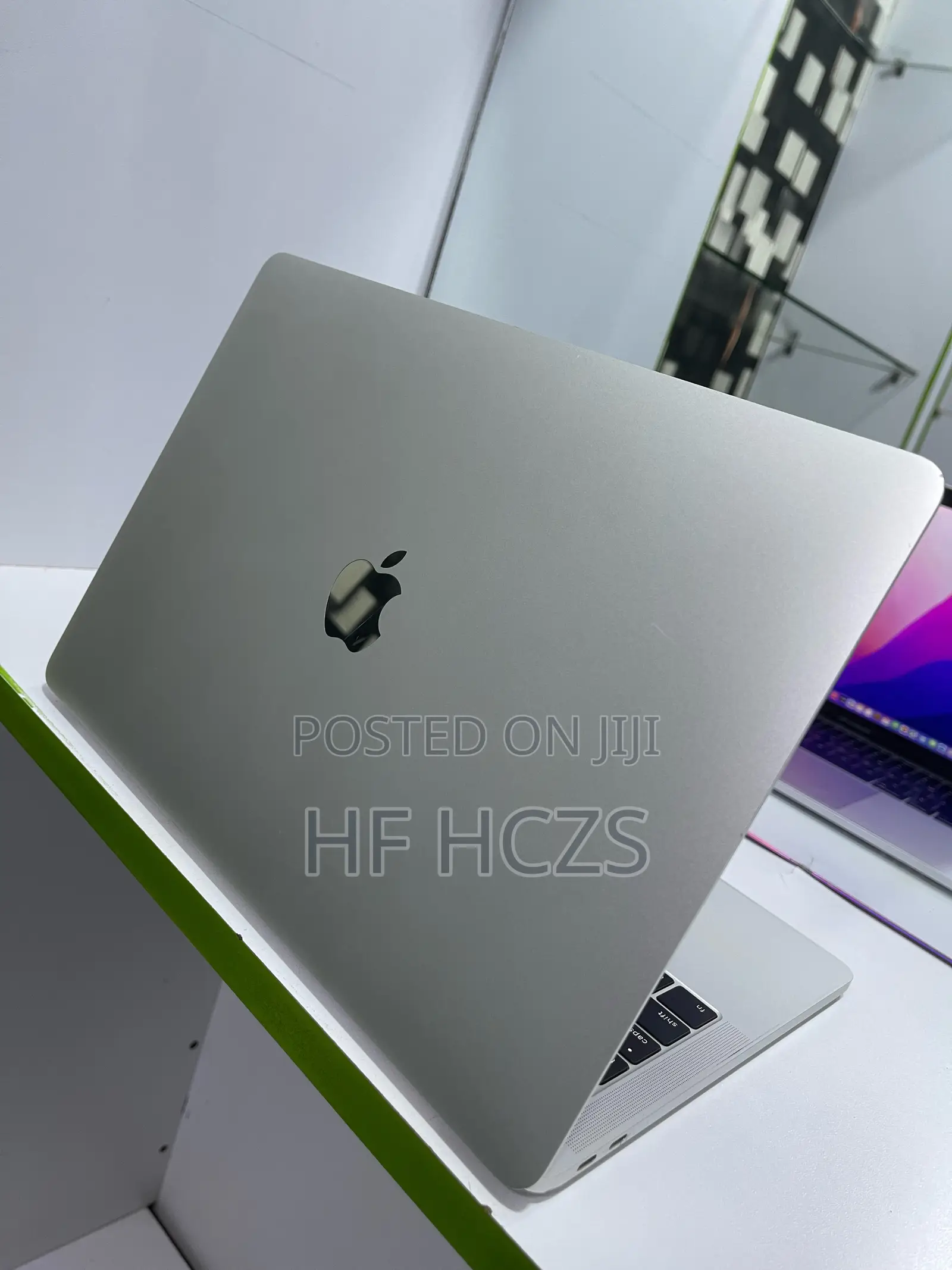 Laptop Apple MacBook Pro 2017 16GB Intel Core I7 SSD 512GB