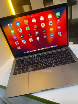 Laptop Apple MacBook Pro 2017 16GB Intel Core i5 SSHD (Hybrid) 256GB