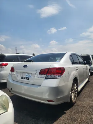 Subaru Legacy 2.5i Premium 2010 White