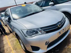 Toyota Axio 1.5 G 4WD 2014 Silver