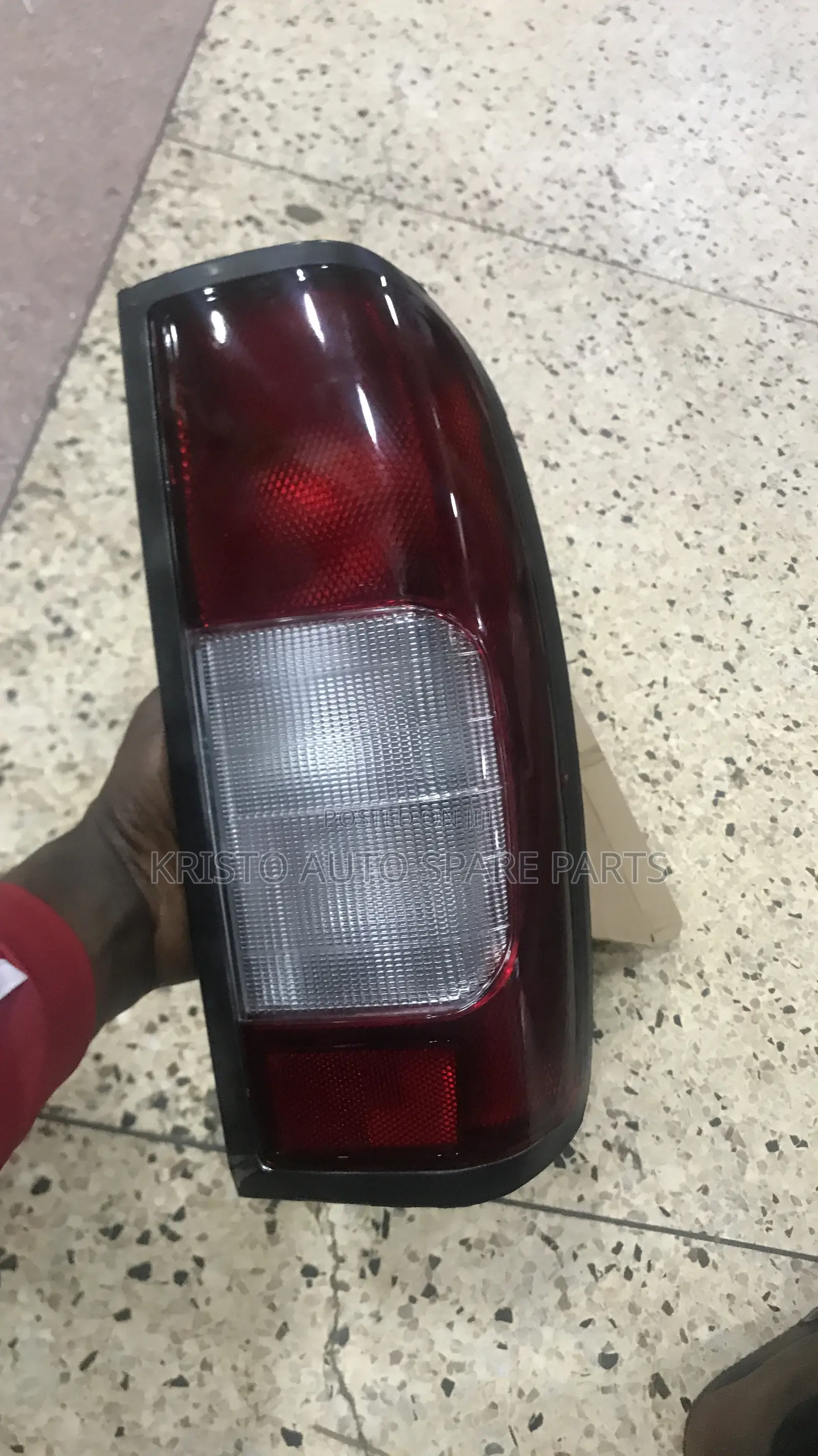 Backlights Nissan Hardbody