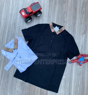 Decent White and Black Colour Collar T-Shirt Short Sleeves