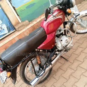 Bajaj Boxer 100 2024 Red