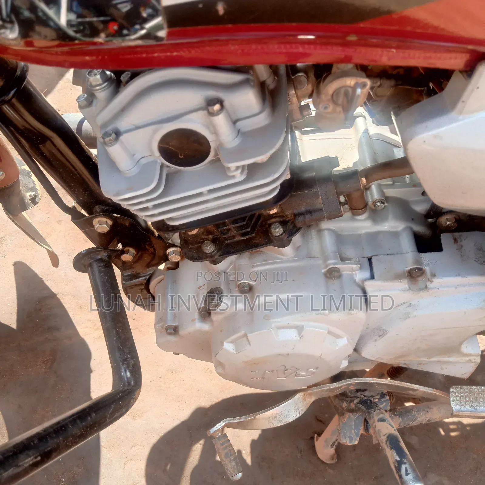 TVS HLX 125 2023 Red