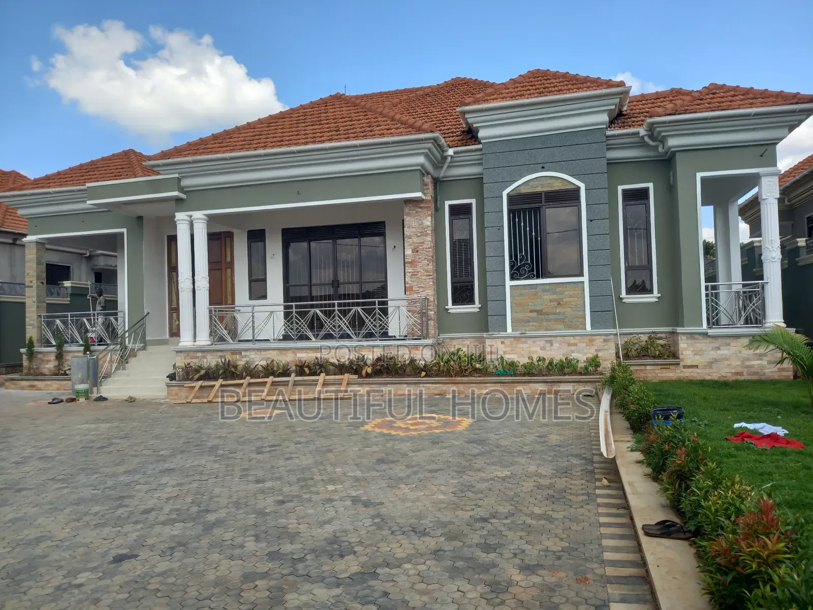 Furnished 5bdrm Mansion in Najjera, Central Division for sale