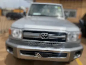 Toyota Land Cruiser 2015 Silver