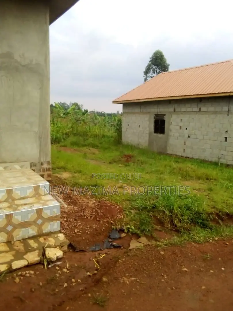Very Beautiful Plot on Quicksale in Nsangi Town at Gd Prices