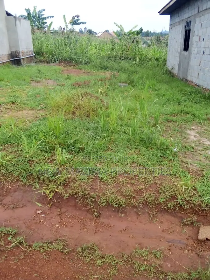 Very Beautiful Plot on Quicksale in Nsangi Town at Gd Prices