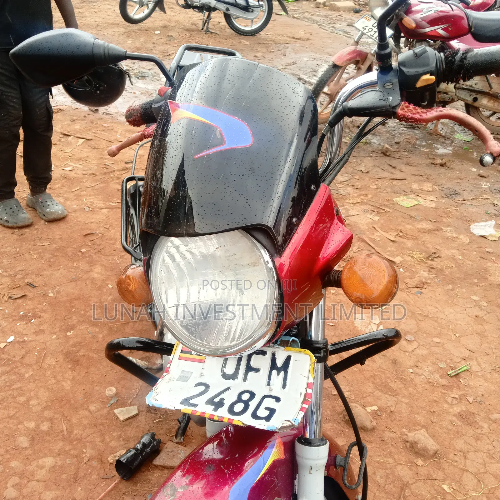 TVS HLX 125 2023 Red