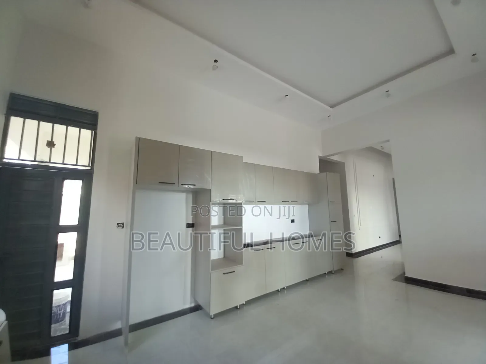 Furnished 5bdrm Mansion in Najjera, Central Division for sale
