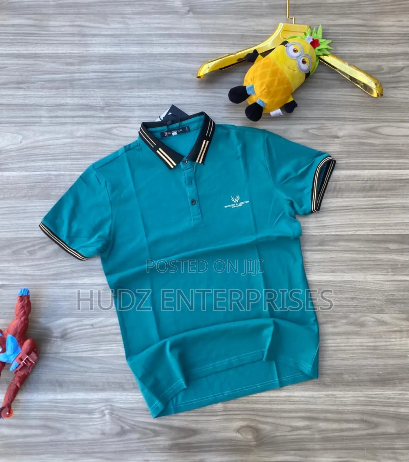 Decent Collar T-Shirt Green and Black