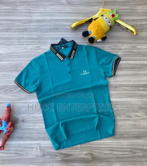 Decent Collar T-Shirt Green and Black