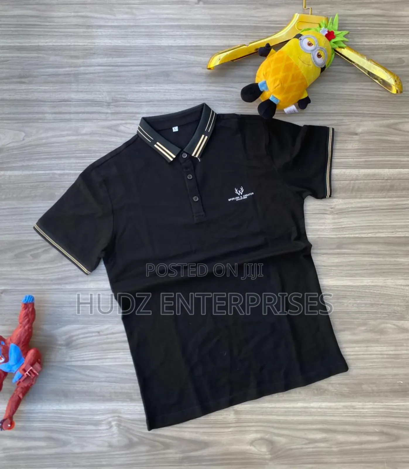 Decent Collar T-Shirt Green and Black
