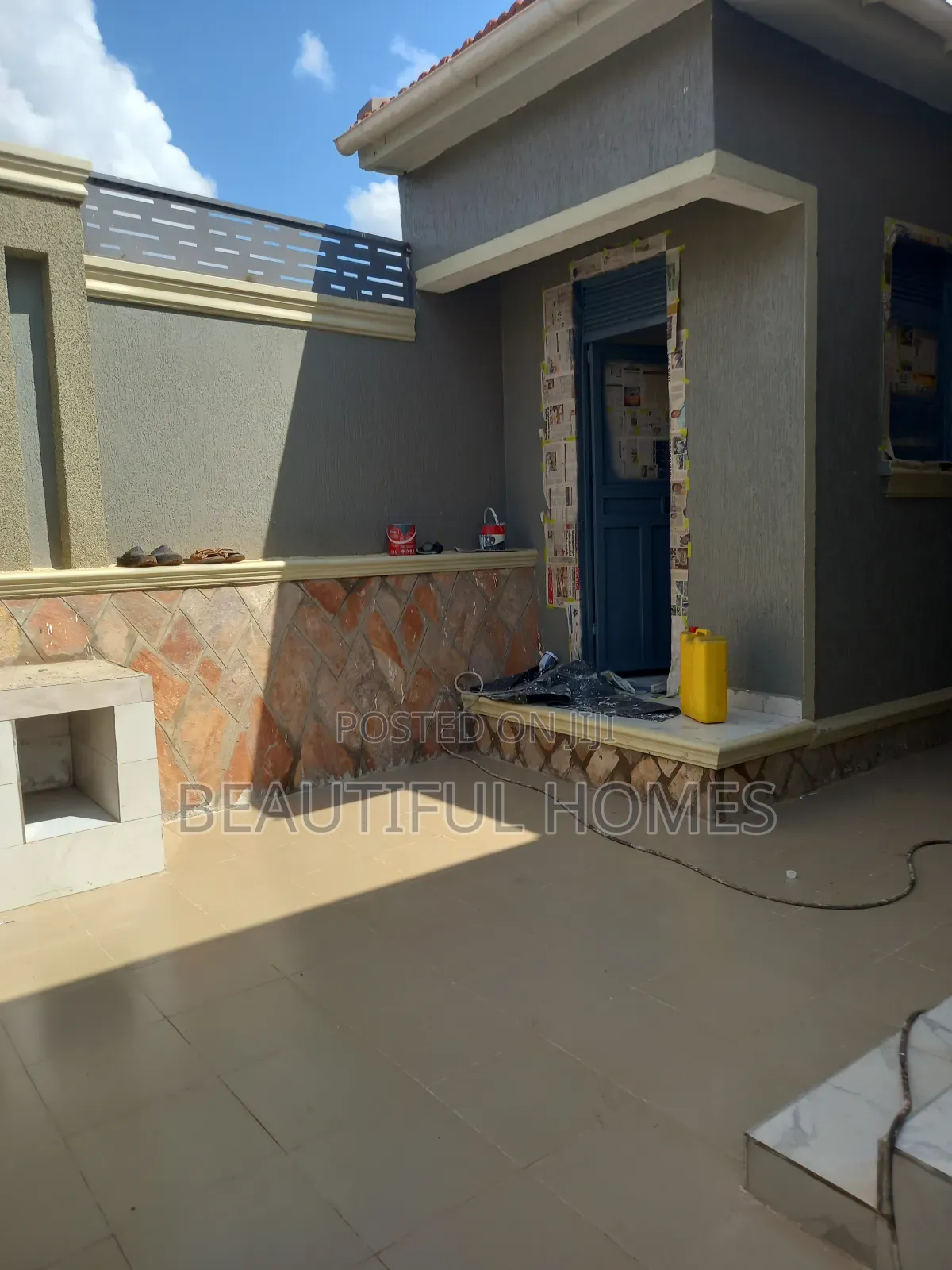 Furnished 5bdrm Bungalow in Kira for sale