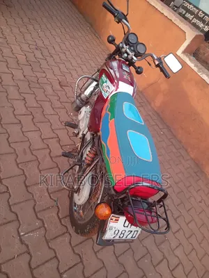 Bajaj Boxer 100 2023 Red