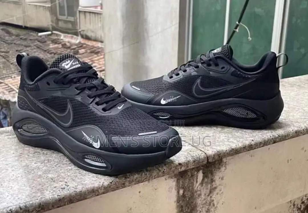 Nike Air Zoom Plain Black