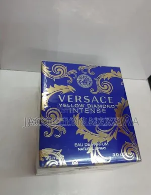 Photo - Versace Yellow Diamond Intense Eau De Parfum