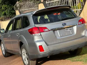 Subaru Outback 2010 Silver