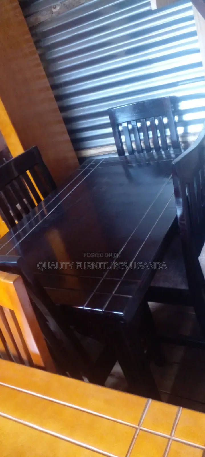 4 Sitter Dinning Table in Black Colour