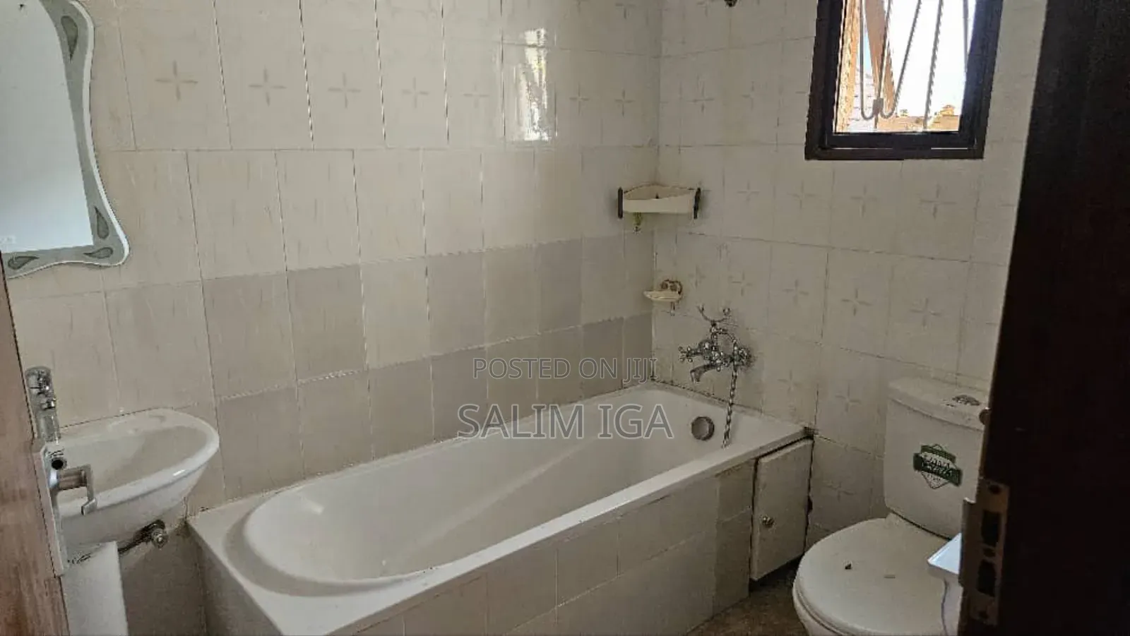 3bdrm Townhouse / Terrace in Kololo Property, Central Division
