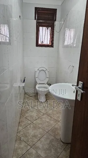 3bdrm Townhouse / Terrace in Kololo Property, Central Division