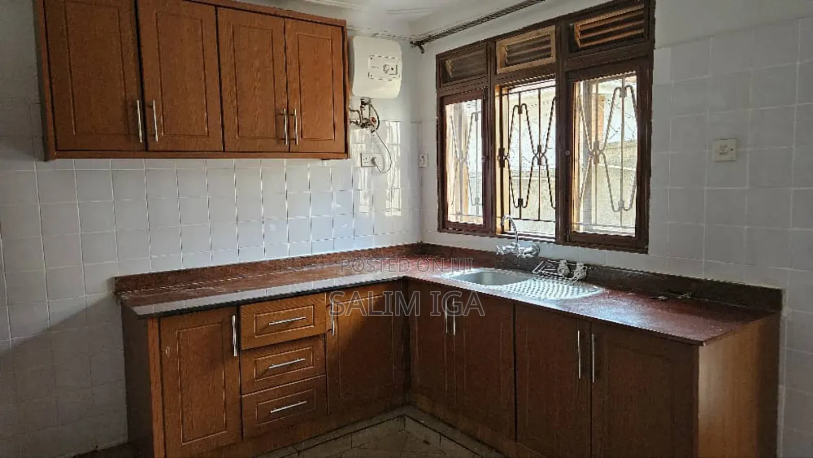 3bdrm Townhouse / Terrace in Kololo Property, Central Division