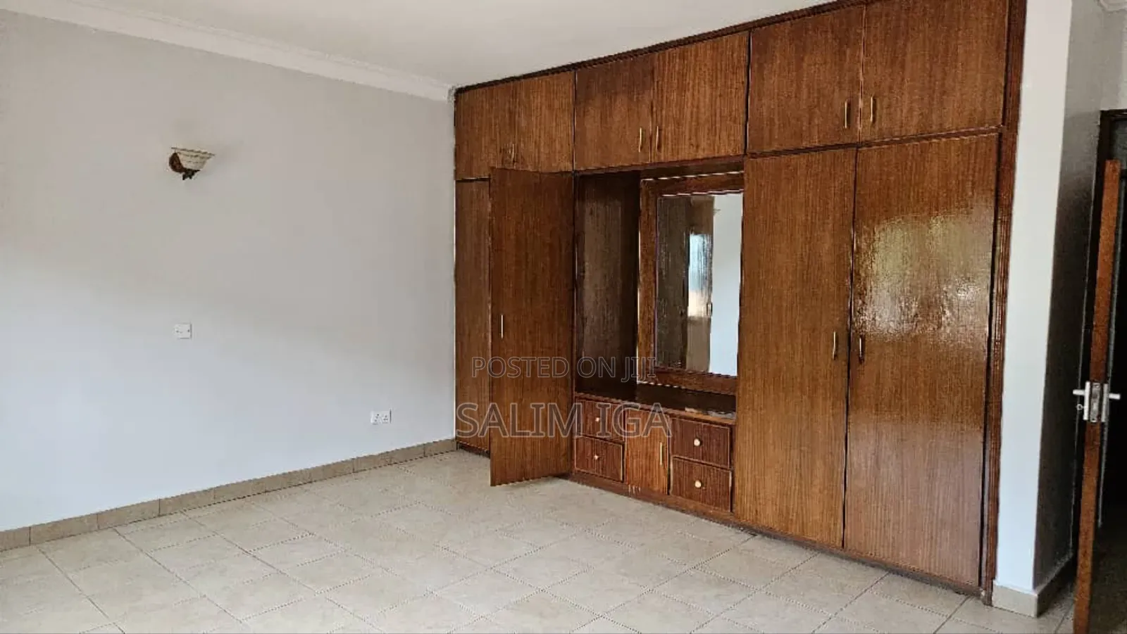 3bdrm Townhouse / Terrace in Kololo Property, Central Division
