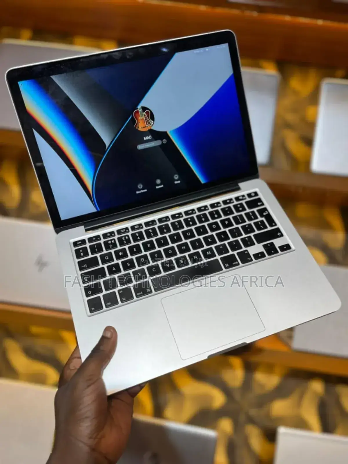 New Laptop Apple MacBook Pro 16GB Intel Core I5 SSD 256GB
