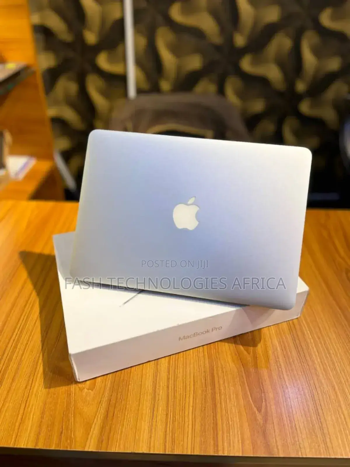 New Laptop Apple MacBook Pro 16GB Intel Core I5 SSD 256GB