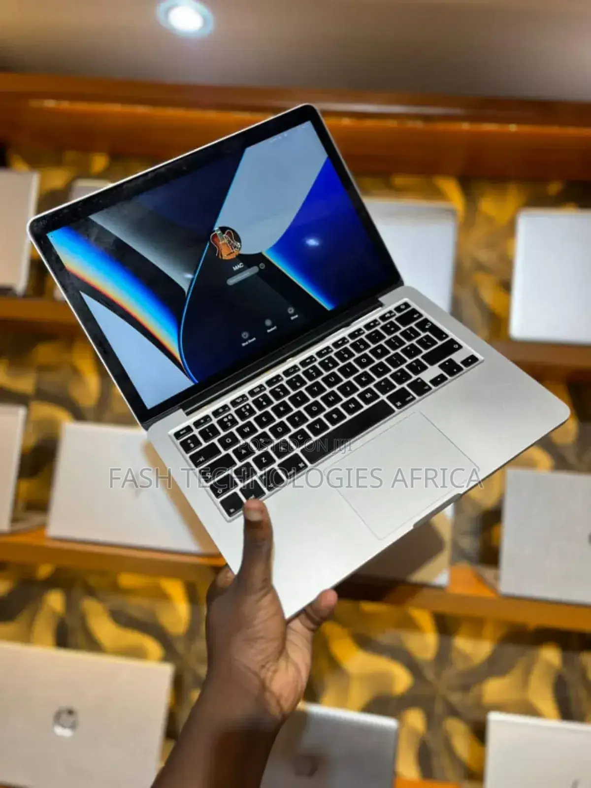 New Laptop Apple MacBook Pro 16GB Intel Core I5 SSD 256GB