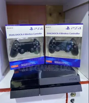 PS4 Standard Console+ Controllers and Games