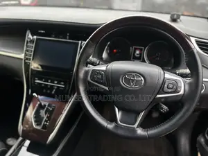 Toyota Harrier 2.0 2015 Black