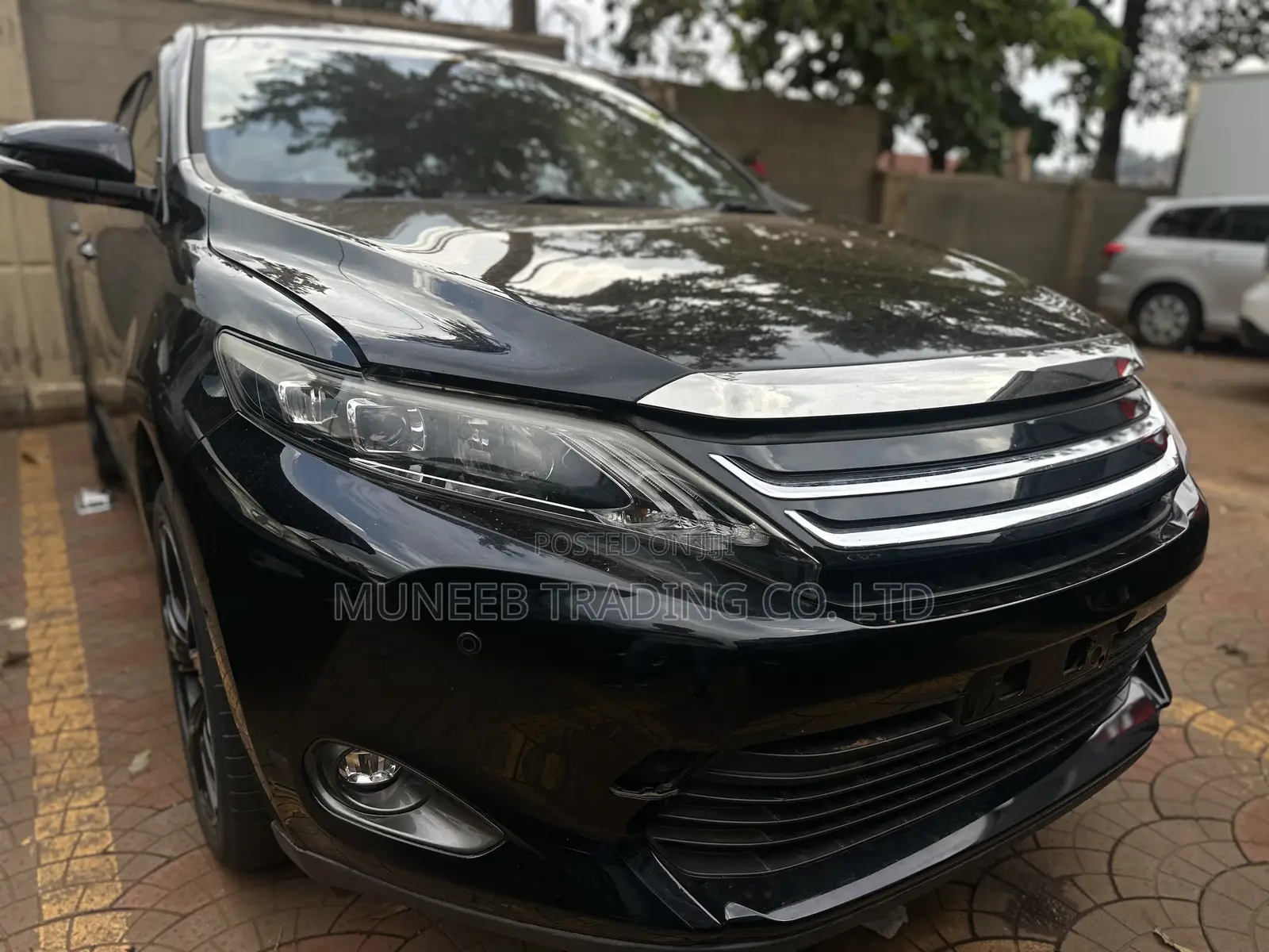 Toyota Harrier 2.0 2015 Black