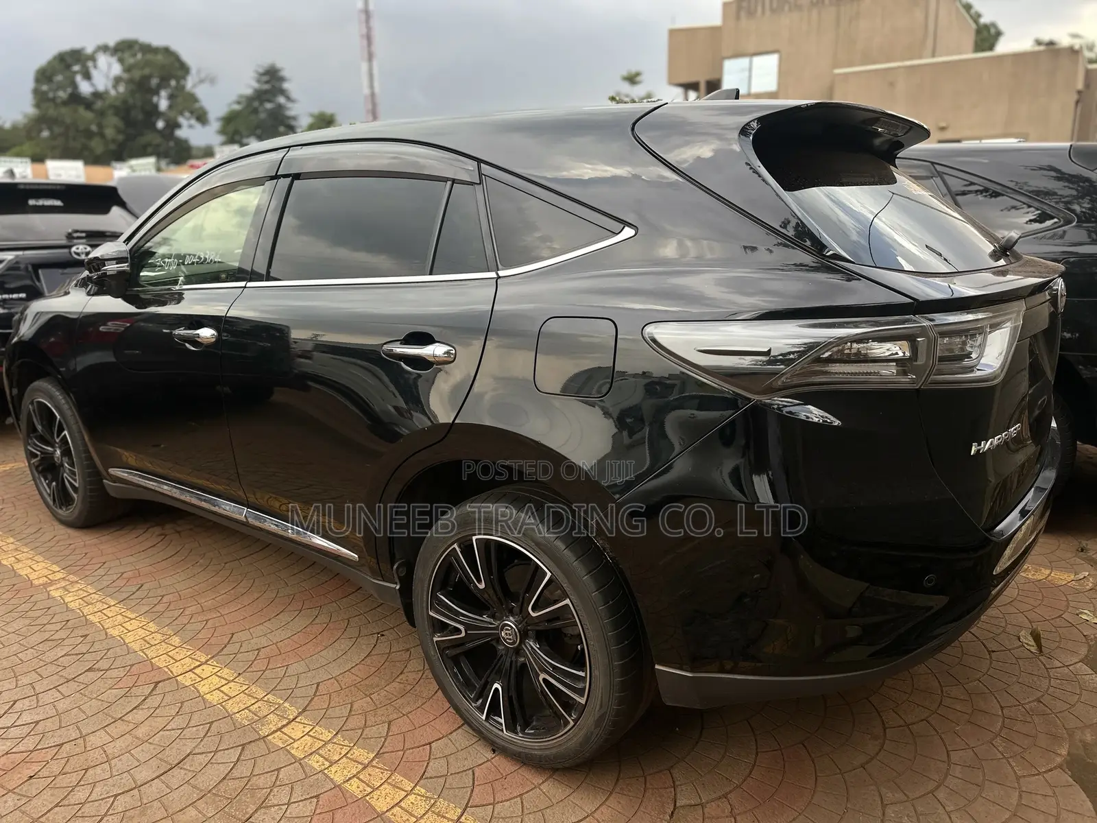 Toyota Harrier 2.0 2015 Black