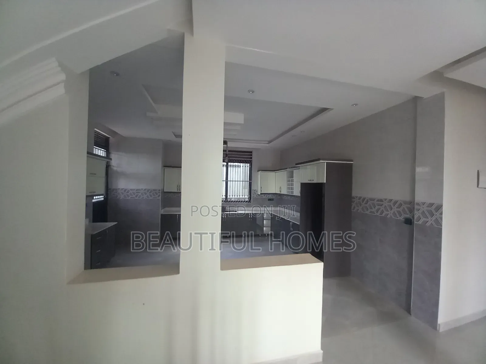 Furnished 6bdrm Mansion in Kira, Central Division for sale